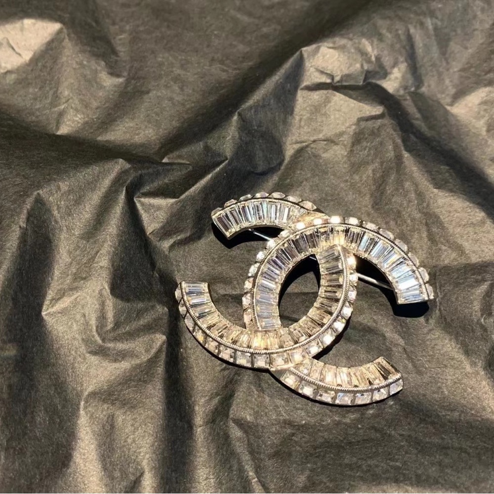 Chanel Brooch brand new without box or dust bag